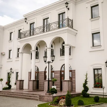 מלון & Beli Dvor Čačak