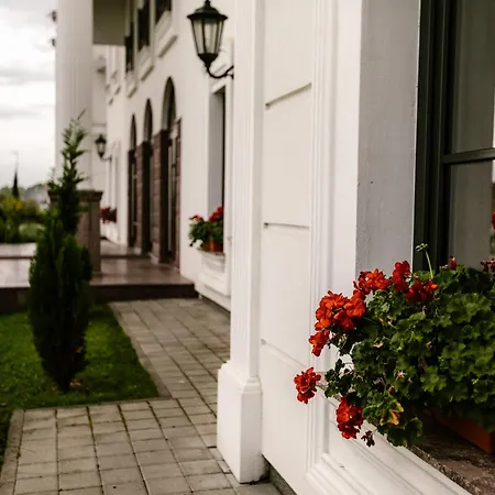 Apartments&rooms Beli Dvor 4*