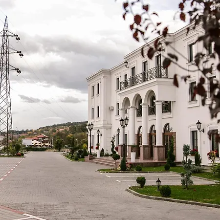 Beli Dvor Cacak