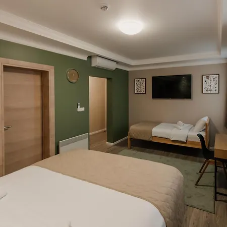 & Beli Dvor Szálloda 4*