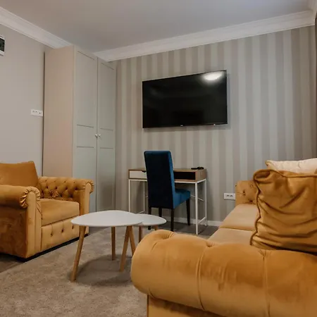 & Beli Dvor 4* Čačak