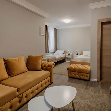 מלון & Beli Dvor