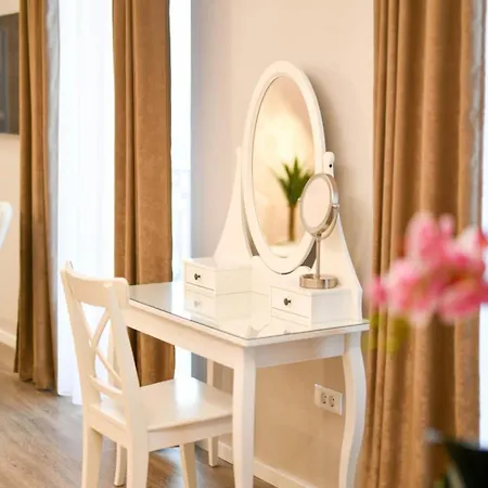 Hotel Apartments&rooms Beli Dvor