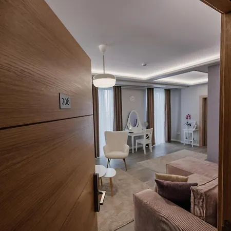 Hotel Beli Dvor 4*