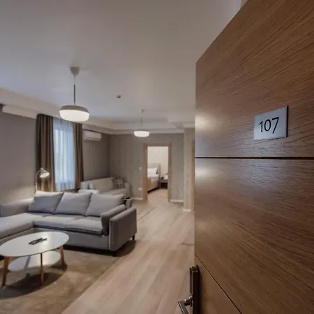 מלון & Beli Dvor 4*