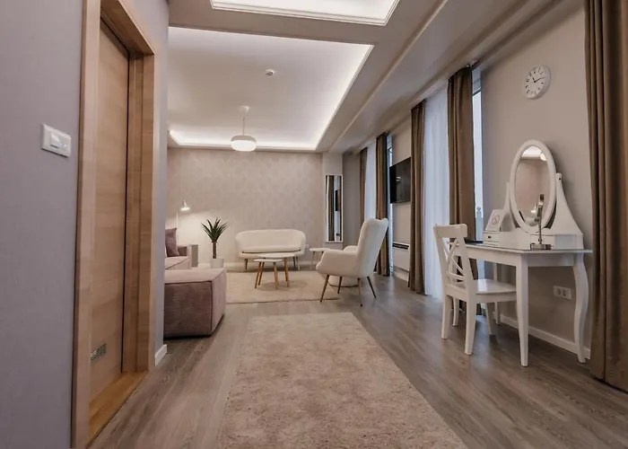 & Beli Dvor Hotel 4*